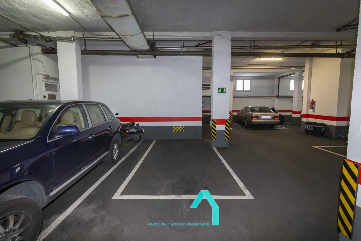 Aparcament de Dúplex en venda en Oviedo  amb Calefacció i Parquet