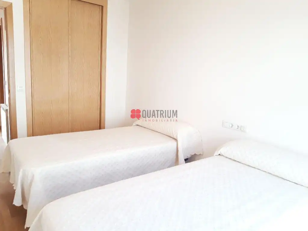 Bedroom of Houses for rent in Santiago de Compostela   with Heating, Terrace and Storage room