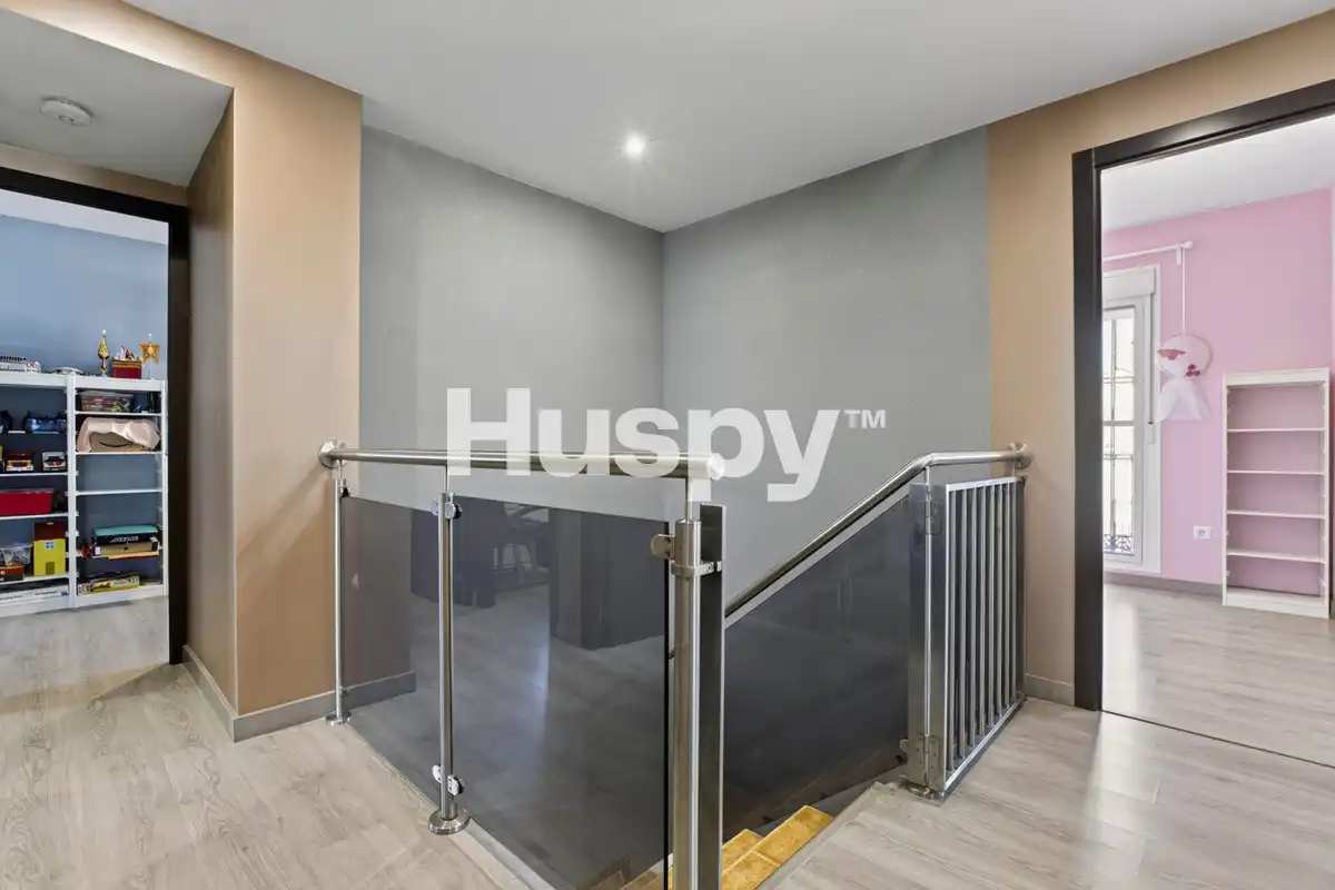 Chalet con balcón en venta en Calle Torre del Oro, imagen 12