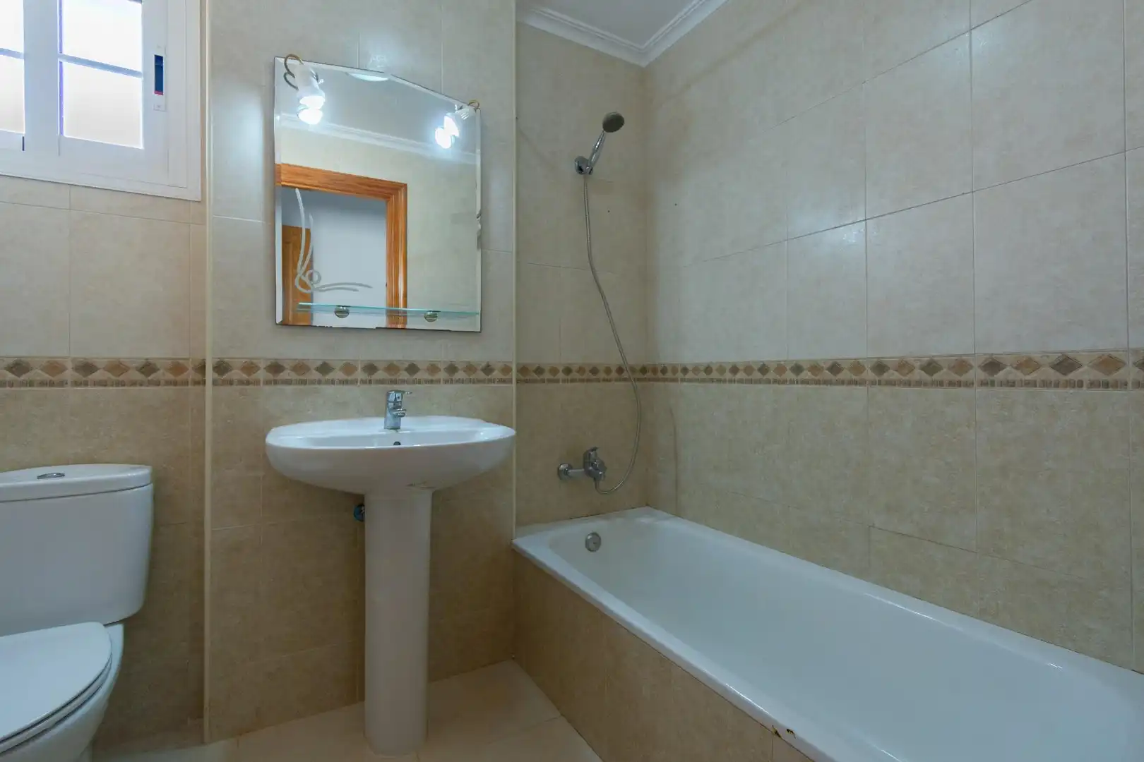 Baño de Ático en venta en Cartagena con Aire acondicionado, Terraza y Amueblado