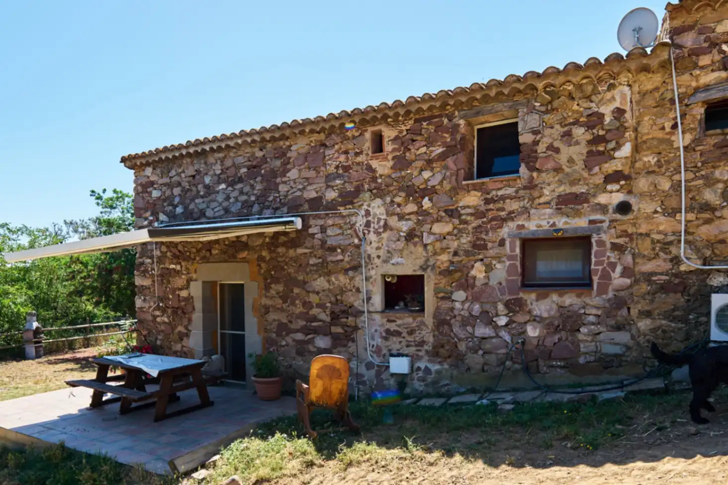 Exterior view of Country homes for sale in Santa Eulàlia de Ronçana  with Air Conditioner and Swimming Pool