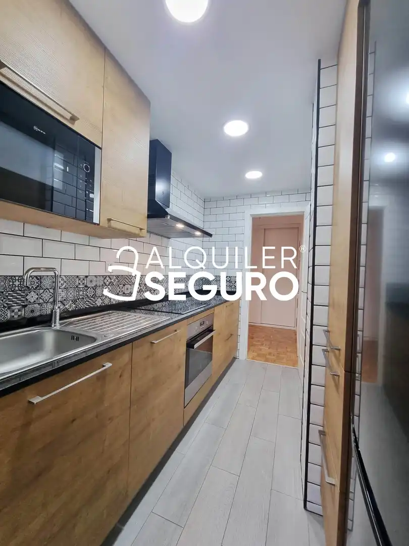 Cuina de Pis de lloguer en Pozuelo de Alarcón amb Aire condicionat, Calefacció i Traster