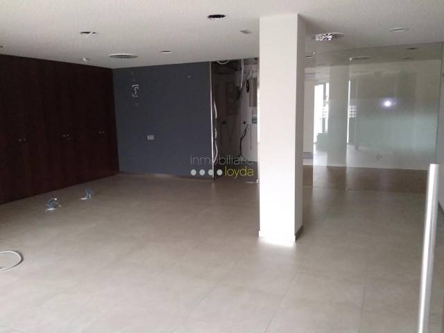 Local comercial en Alquiler en Mos