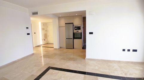 Foto 4 de Apartamento de alquiler en Playa Bajadilla - Puertos, Marbella
