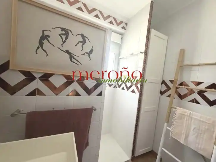 Bany de Apartament de lloguer en Santa Pola amb Terrassa i Moblat