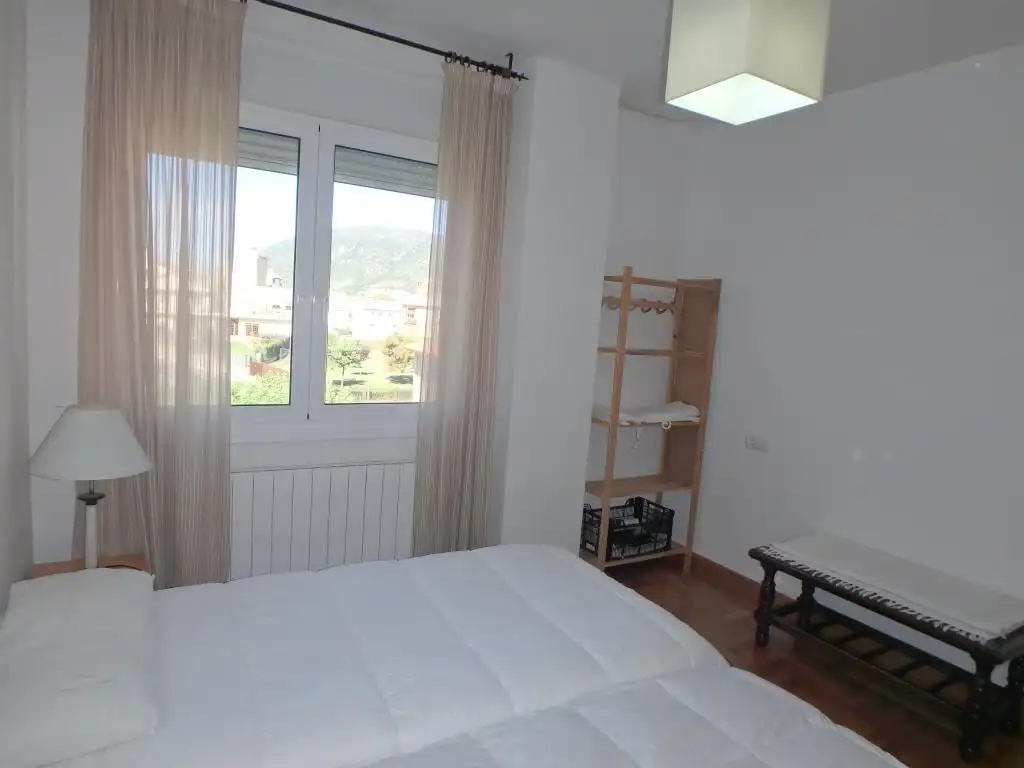 Schlafzimmer von Wohnung zum Verkauf in Yesa mit Heizung und Möbliert