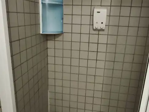 Badezimmer von Wohnung zur Miete in Fuenlabrada mit Klimaanlage, Heizung und Möbliert