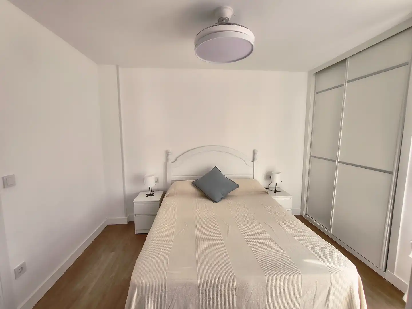 Schlafzimmer von Wohnungen zur Miete in Alicante / Alacant mit Klimaanlage, Terrasse und Möbliert