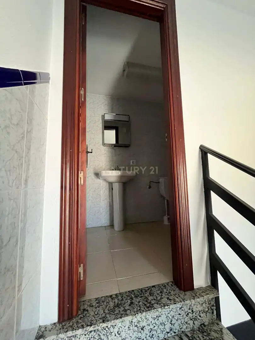 Badezimmer von Geschaftsraum zur Miete in Zafra mit Klimaanlage und Alarm