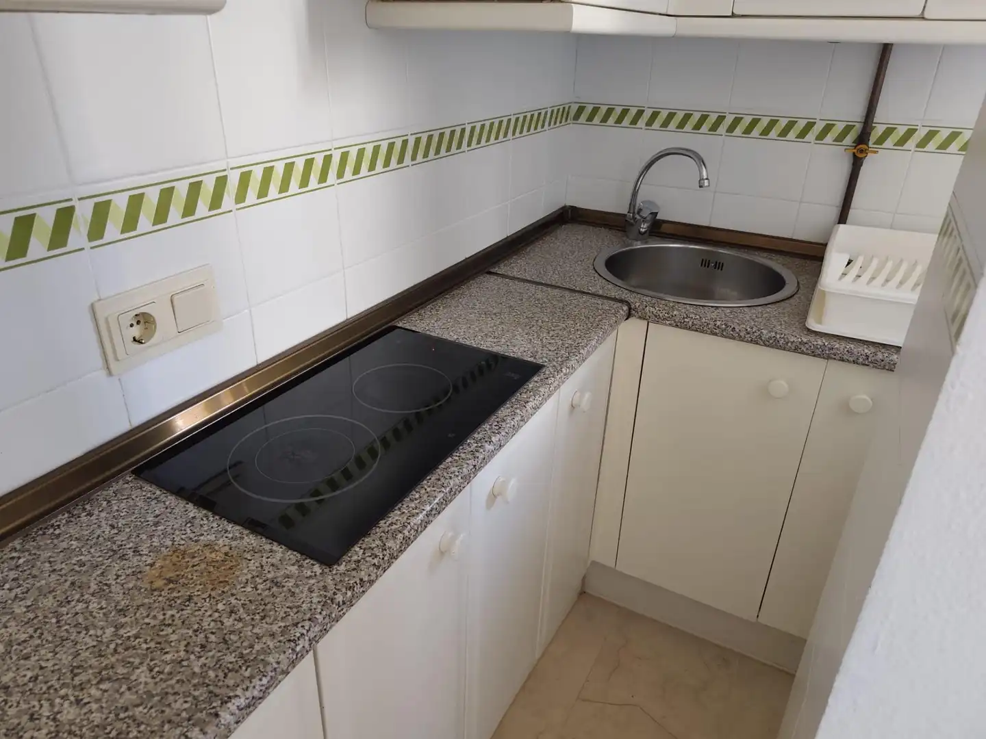 Kitchen of Attic for rent in Sevilla  with Air Conditioner and Furnished