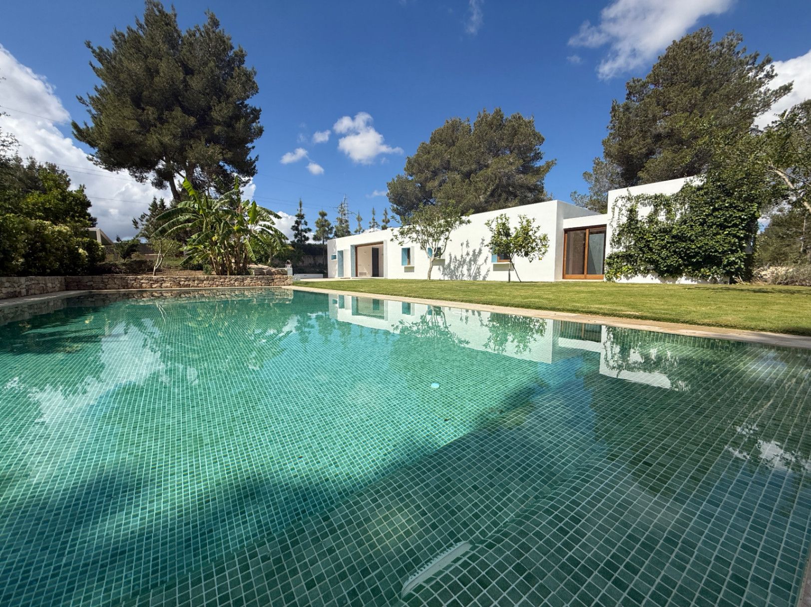 Piscina de Casa o xalet en venda en Santa Eulària des Riu amb Aire condicionat, Calefacció i Terrassa