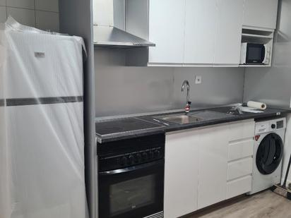 Kitchen of Apartment to rent in  Zaragoza Capital  with Heating, Furnished and Oven