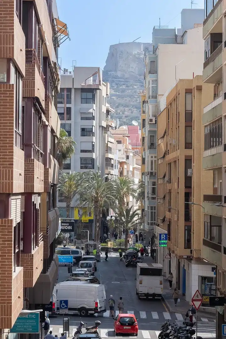 Vista exterior de Piso de alquiler en Alicante / Alacant con Aire acondicionado y Terraza