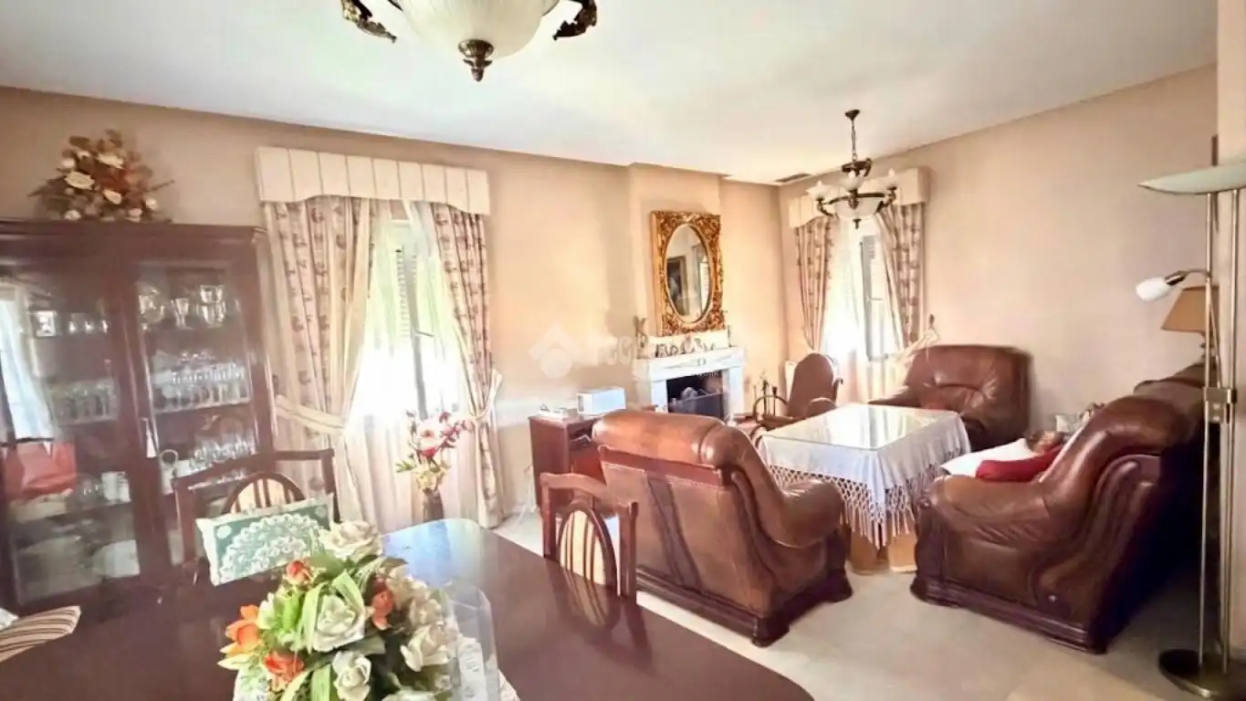 Casa con jardín en venta en Núcleo urbano, imagen 7