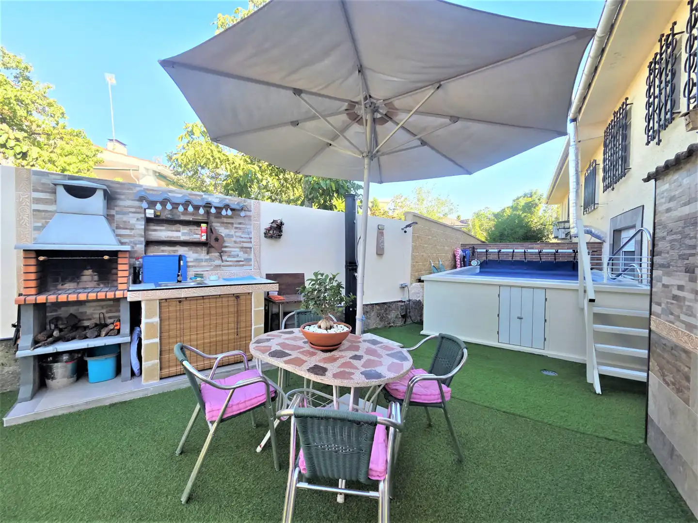 Terrace of Detached homes for sale in Navalagamella  with Air Conditioner, Heating and Private garden