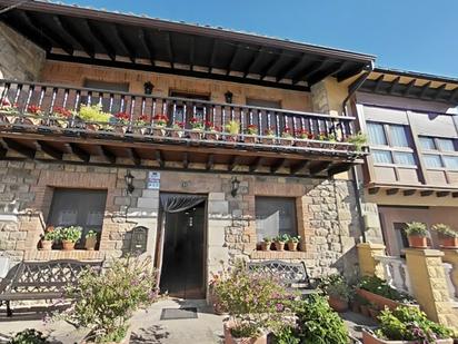 Vista exterior de Casa o xalet en venda en Ruente amb Calefacció, Parquet i Terrassa