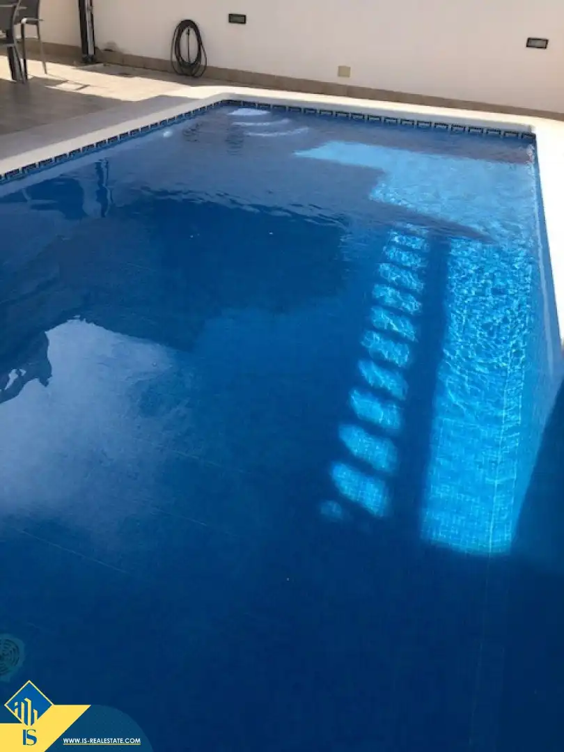 Schwimmbecken von Haus oder Chalet zur Miete in Torrevieja mit Klimaanlage, Terrasse und Schwimmbad