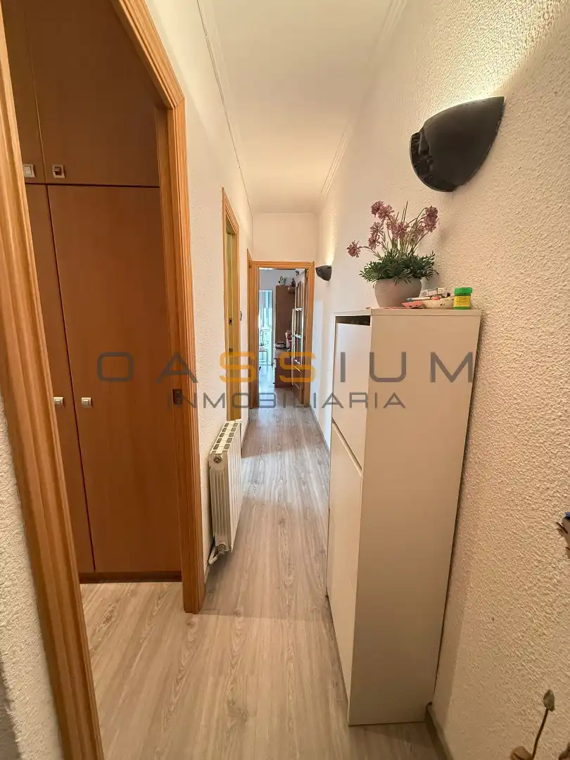 Piso en venta en Cornellà de Llobregat con Calefacción y Amueblado