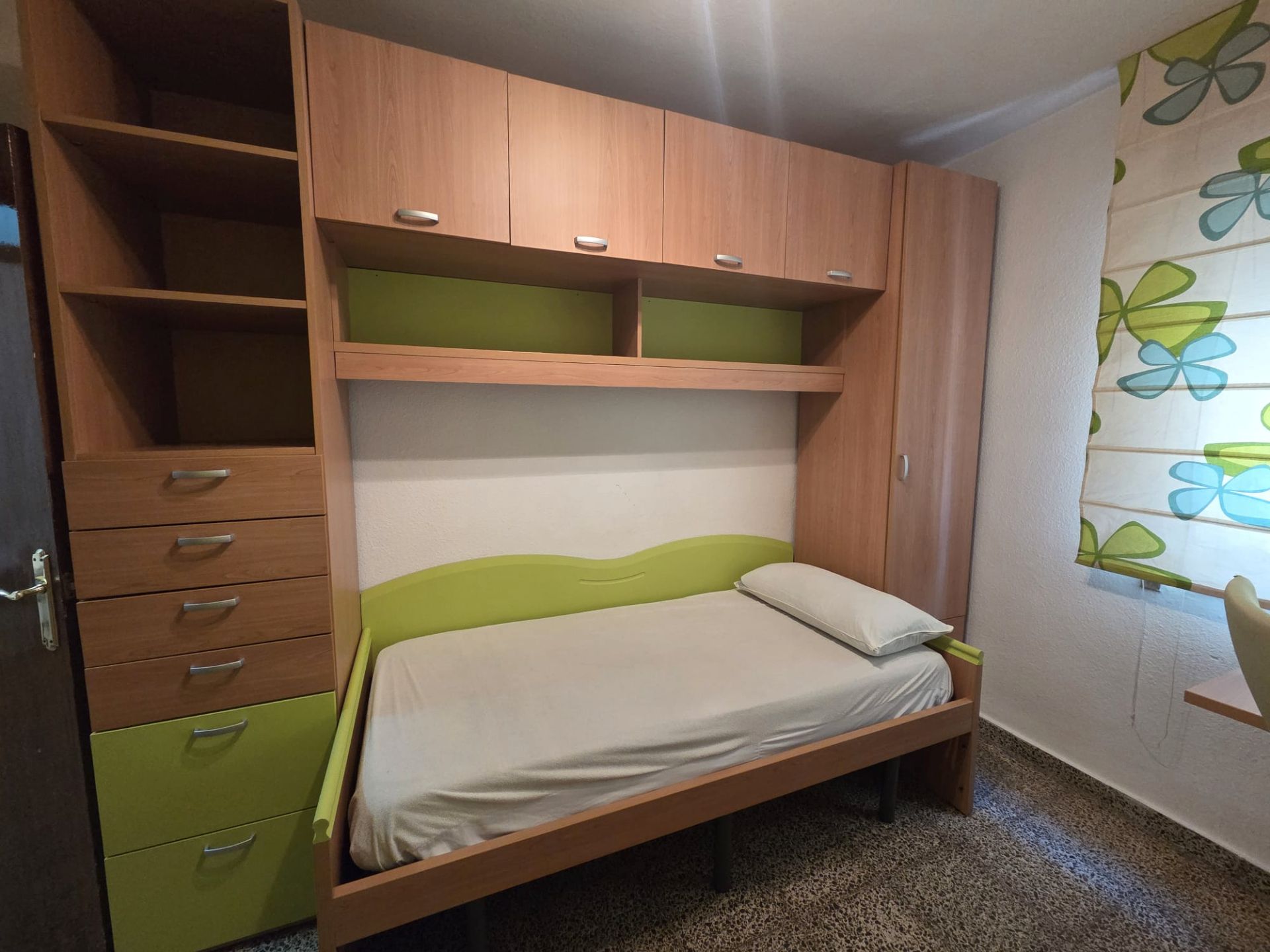 Bedroom of Flat for sale in  Granada Capital  with Furnished, Oven and Washing machine