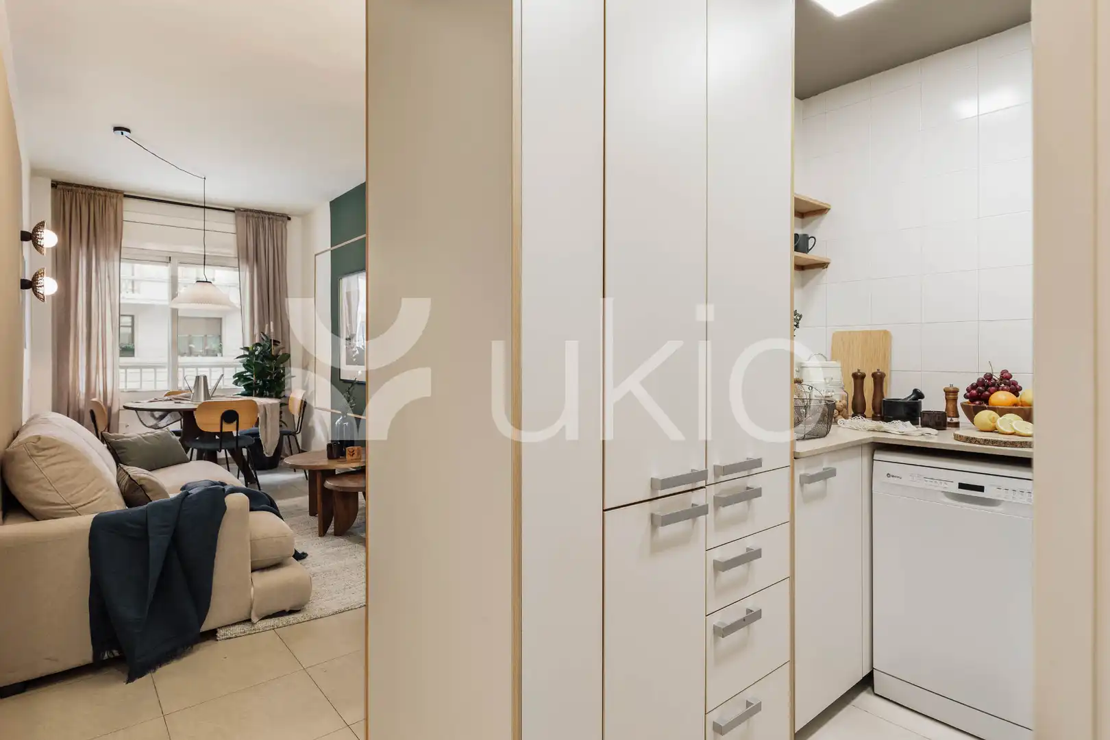 Cocina de Apartamento de alquiler en Barcelona con Aire acondicionado, Calefacción y Amueblado
