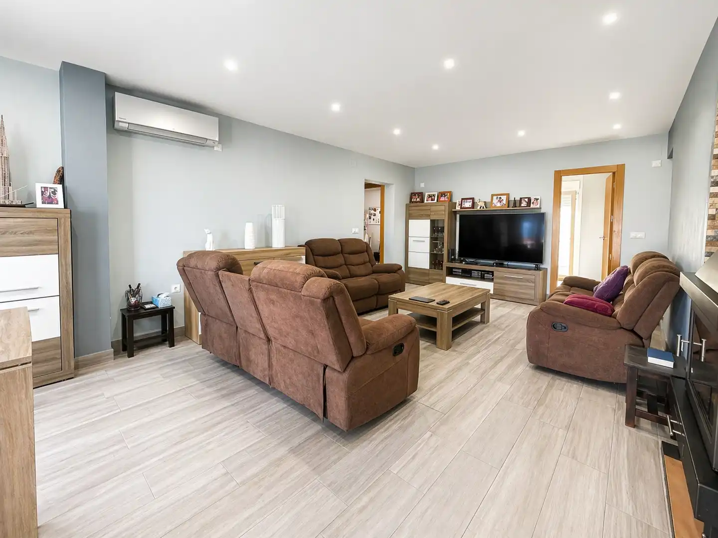 Sala d'estar de Casa o xalet en venda en Torrevieja amb Aire condicionat, Calefacció i Jardí privat