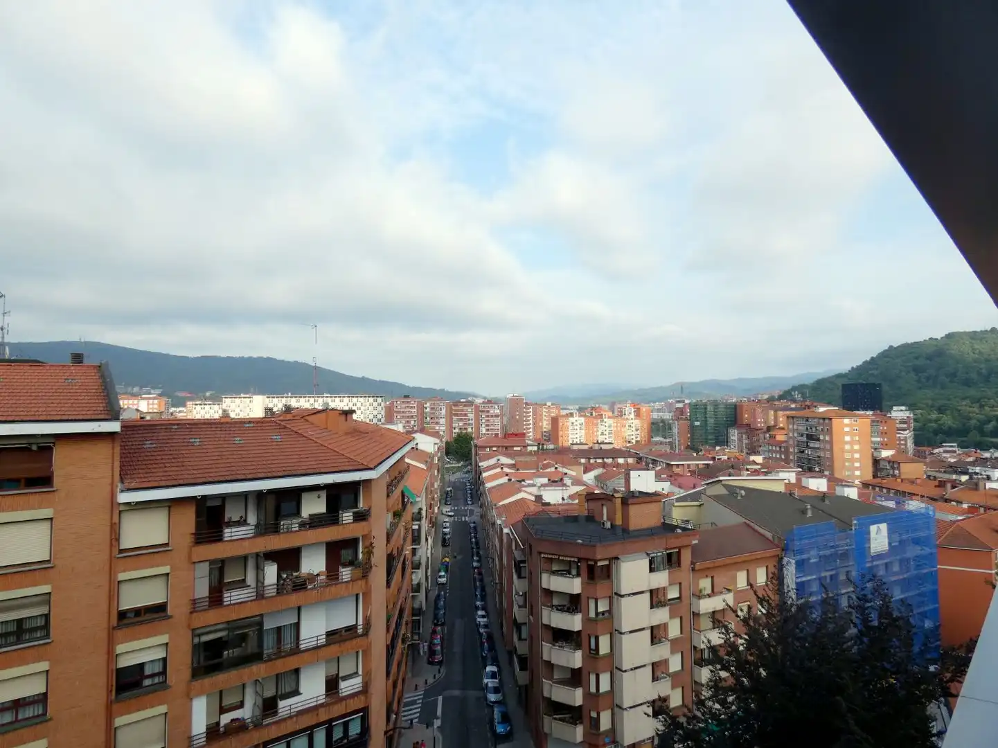 Vista exterior de Pis en venda en Bilbao  amb Calefacció, Parquet i Terrassa