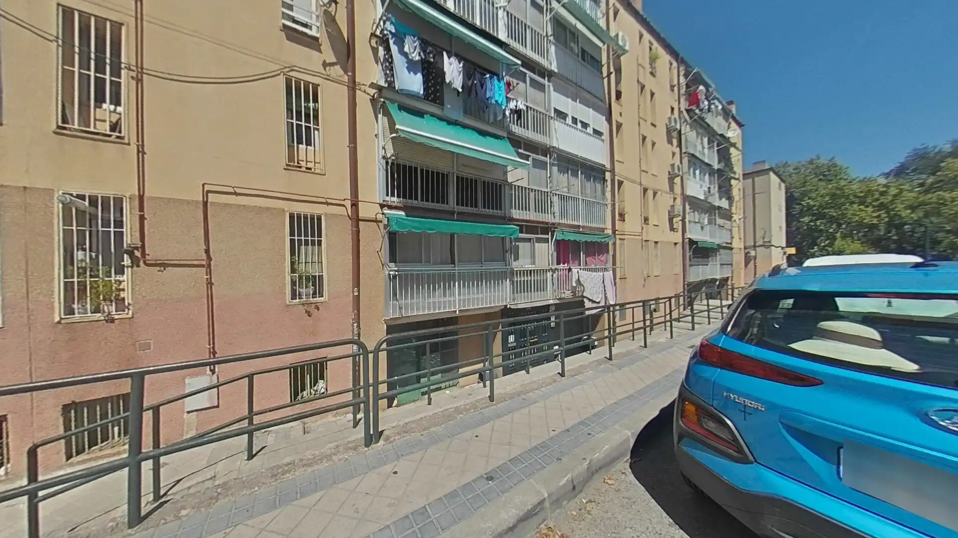 Vista exterior de Piso en venta en Madrid con Balcón