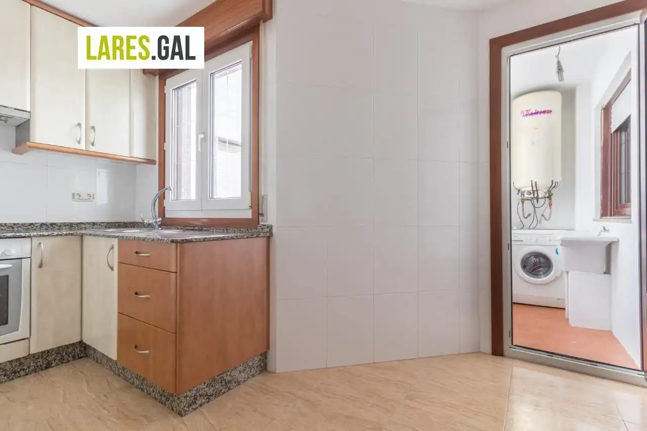 Kitchen of Flat for sale in Cangas   with Heating and Storage room