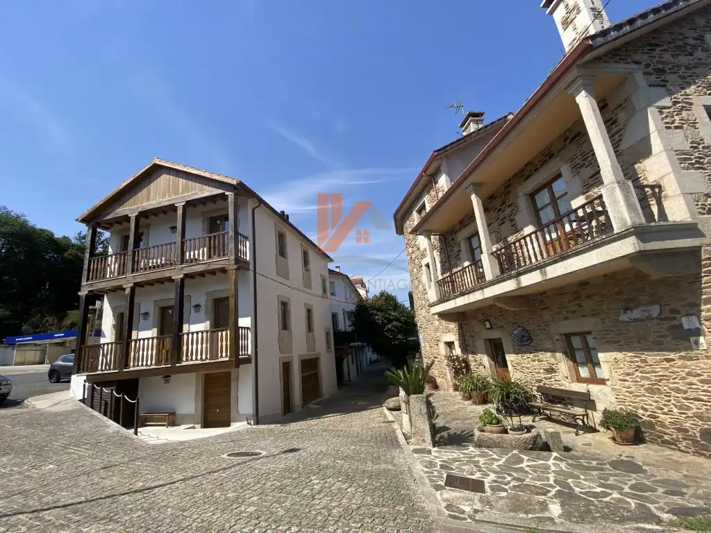 Vista exterior de Casa o xalet en venda en Boqueixón amb Traster, Moblat i Forn