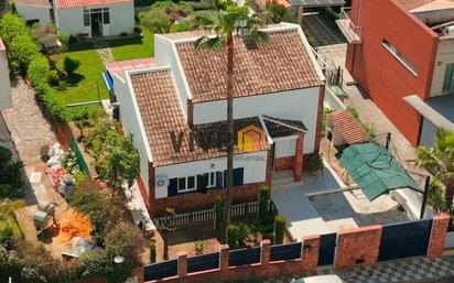 Exterior view of House or chalet for sale in Bormujos  with Heating, Private garden and Parquet flooring
