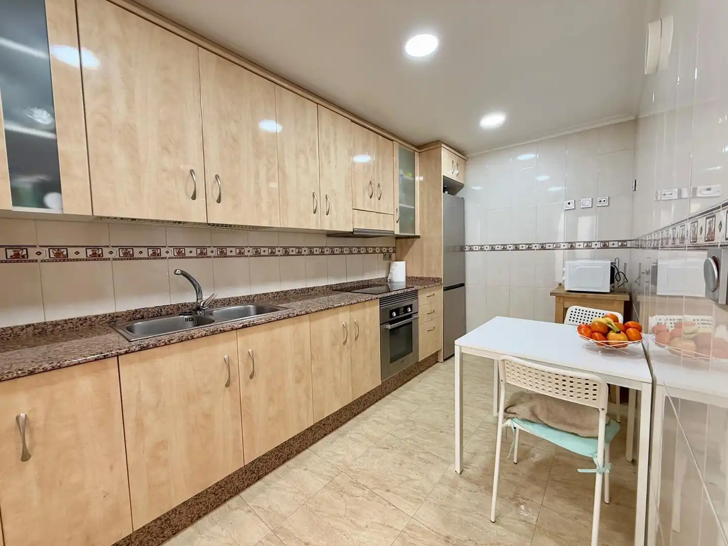 Küche von Wohnung zum Verkauf in Orihuela mit Terrasse, Abstellraum und Balkon