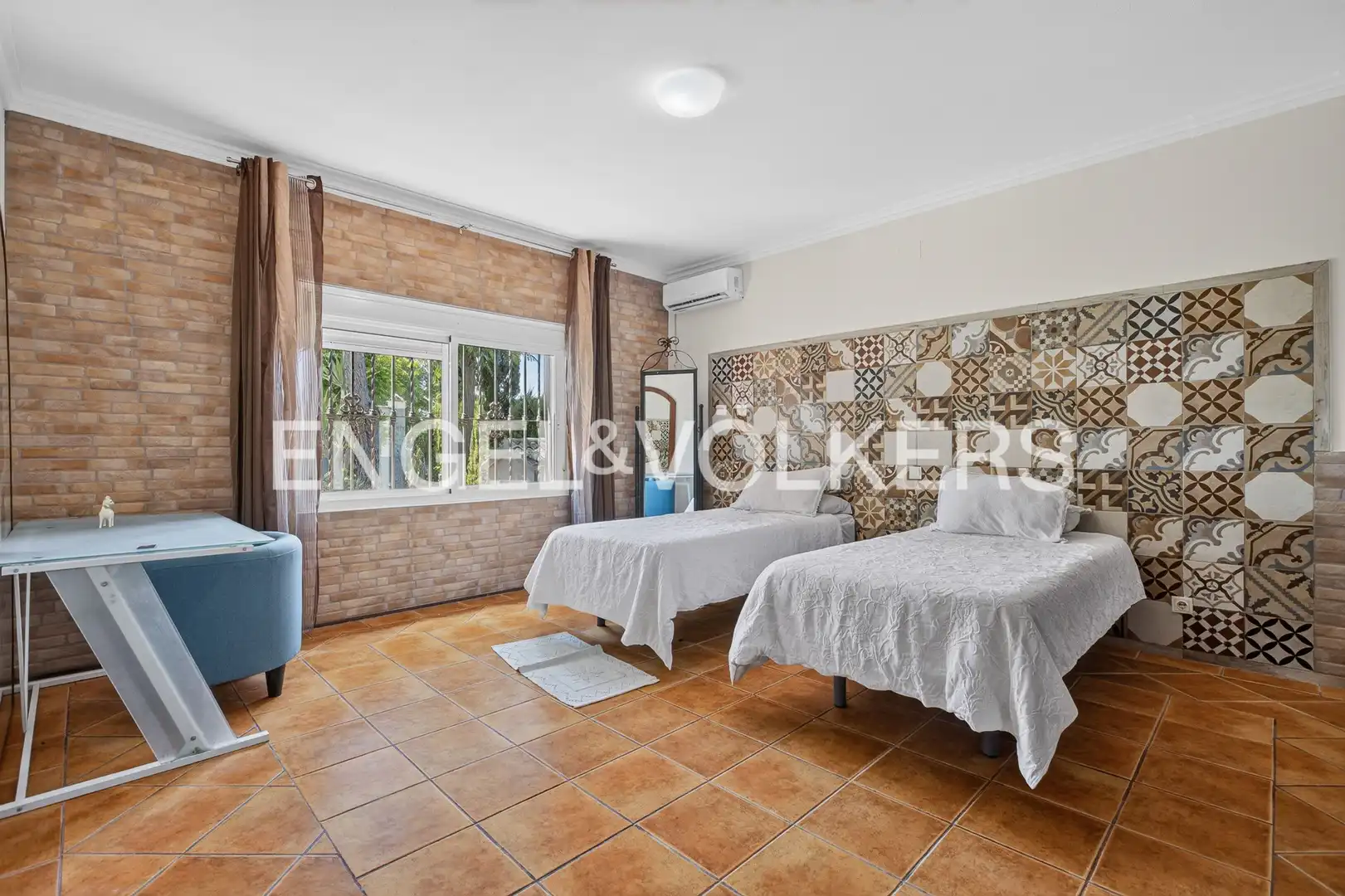 Habitación de Casa o chalet en venta en Carmona con Aire acondicionado, Calefacción y Jardín privado
