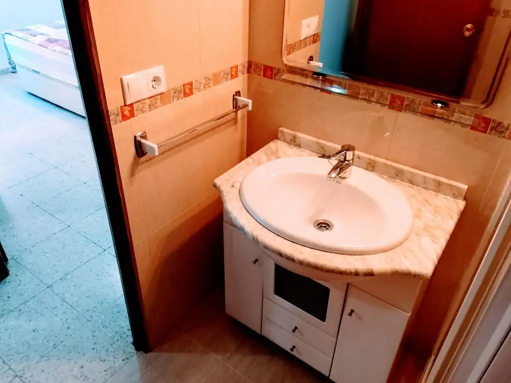 Baño de Piso de alquiler en Córdoba con Terraza y Amueblado