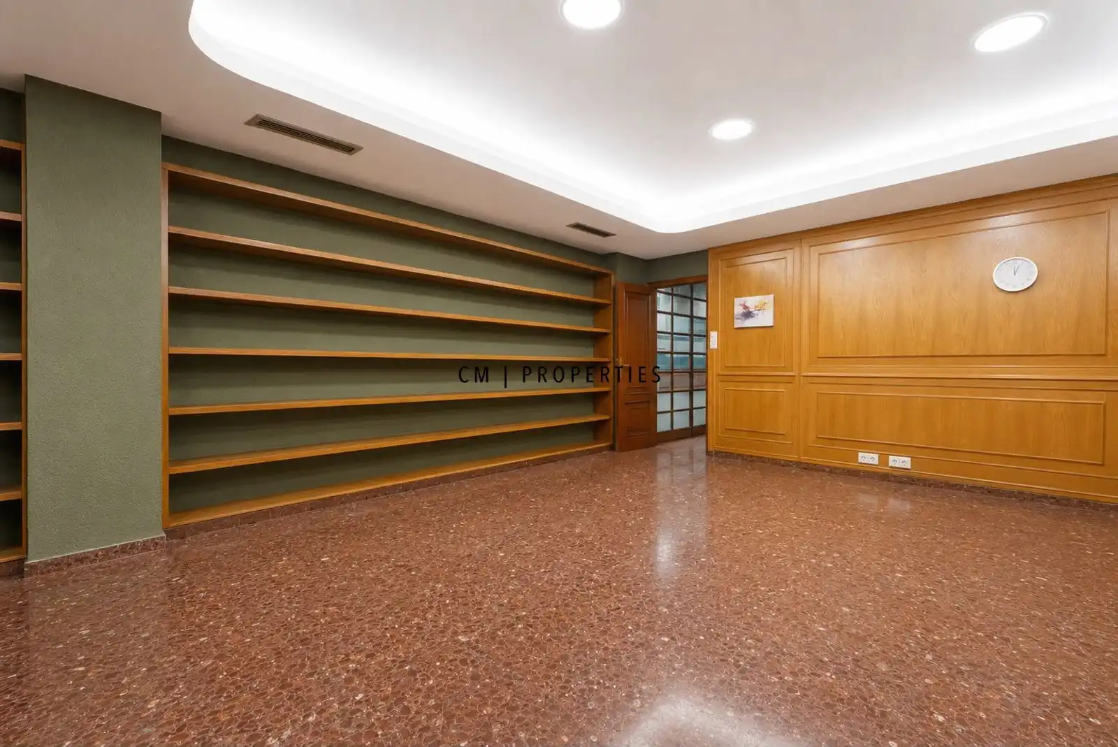 Büro zur Miete in Valencia mit Klimaanlage, Heizung und Terrasse