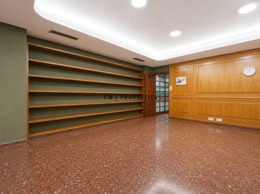 Oficina amb ascensor de lloguer a Almirante Cadarso