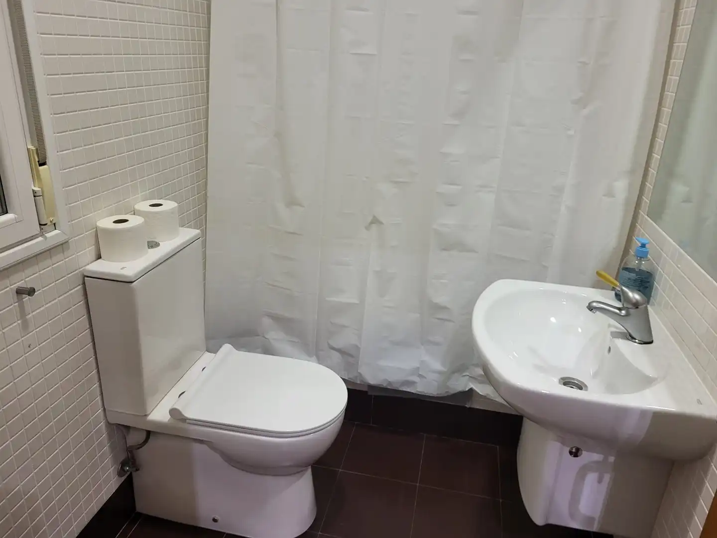Badezimmer von Wohnung zur Miete in Madrid mit Heizung und Möbliert
