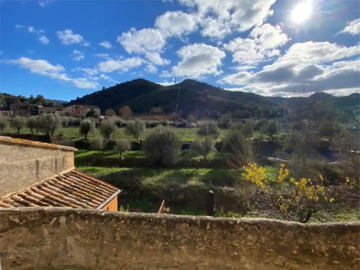 Vista exterior de Pis en venda en Porrera amb Balcó