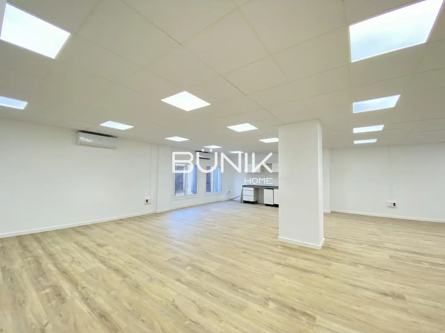 Office for rent in Barcelona  with Air Conditioner