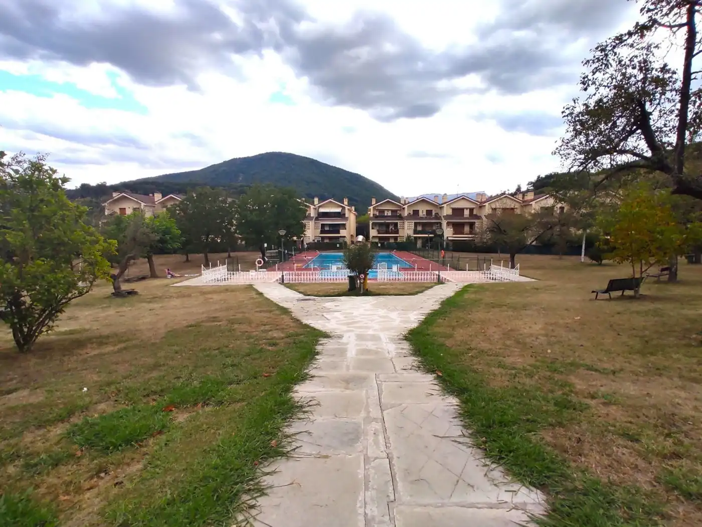 Piscina de Piso en venta en Artziniega con Calefacción, Jardín privado y Trastero