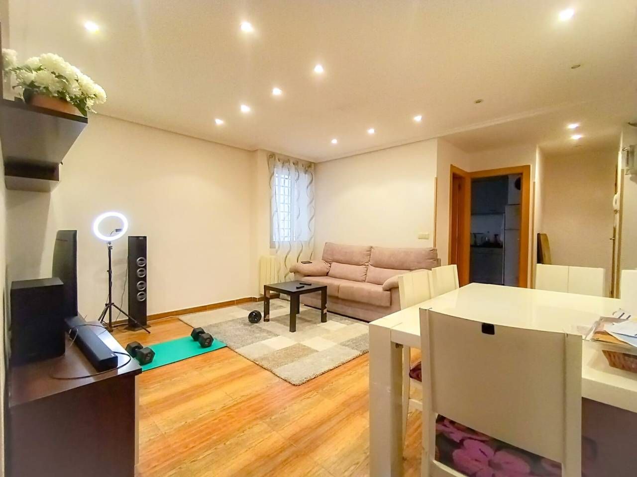 Living room of Flat for sale in Burgos Capital  with Heating, Furnished and Balcony