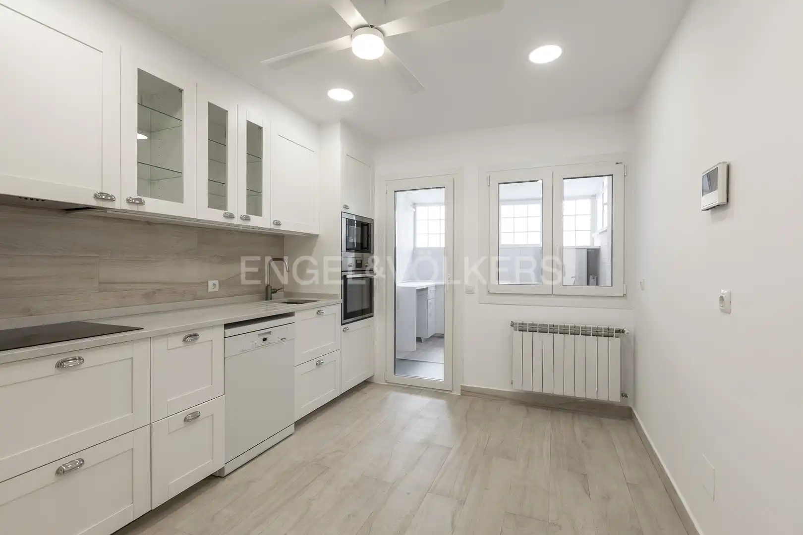 Kitchen of Houses for sale in Pozuelo de Alarcón  with Air Conditioner, Heating and Swimming Pool