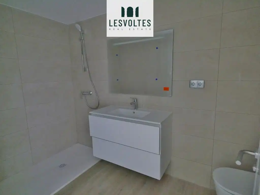 Baño de Piso en venta en Pals con Calefacción, Parquet y Terraza