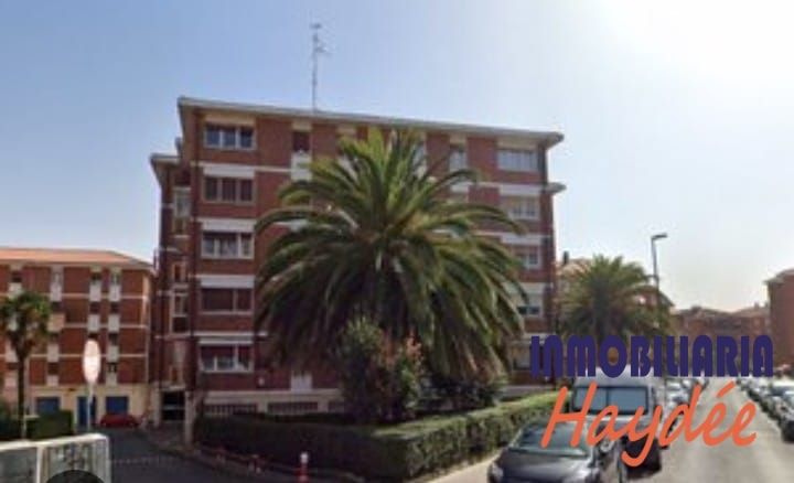 Vista exterior de Pis en venda en Getxo  amb Calefacció