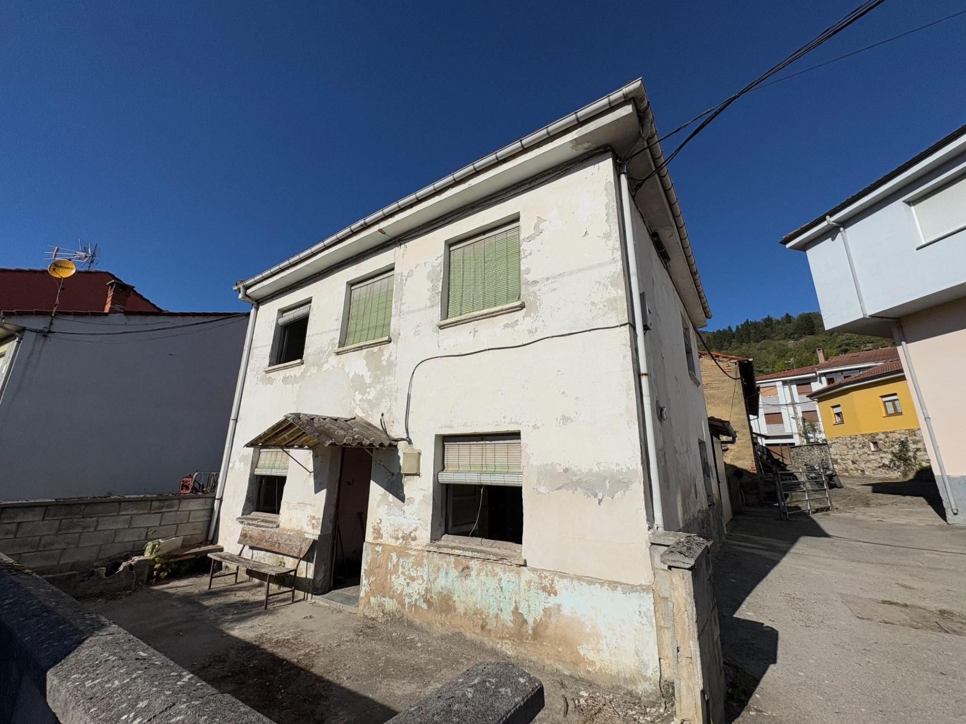 Exterior view of House or chalet for sale in Aller  with Private garden, Terrace and Storage room