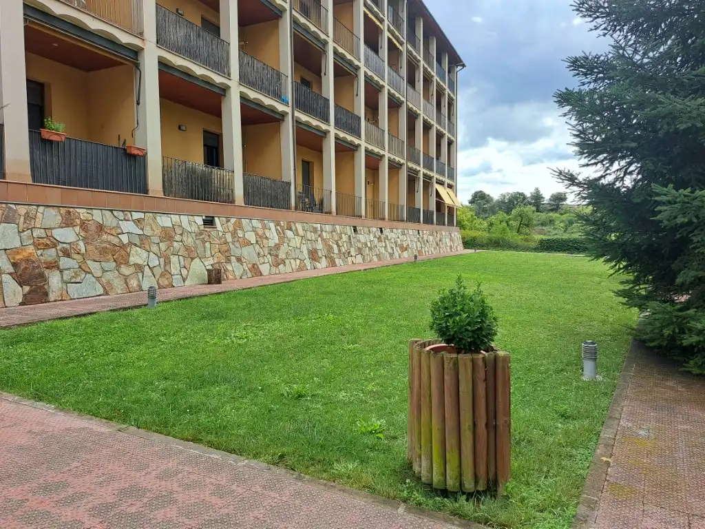 Außenansicht von Maisonette zum Verkauf in Berga mit Heizung, Parkett und Abstellraum