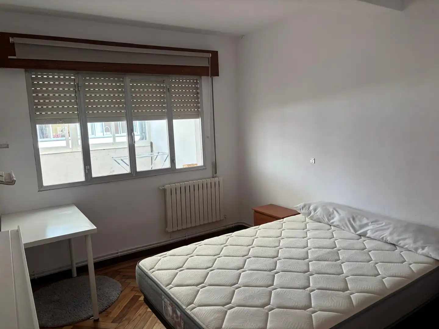 Habitación de Piso de alquiler en Santiago de Compostela  con Calefacción, Terraza y Amueblado