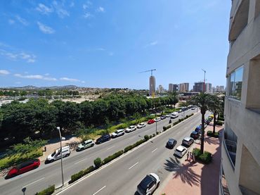 Wohnung mit Pool zum Verkauf in Avenida de los Ejércitos Españoles 14