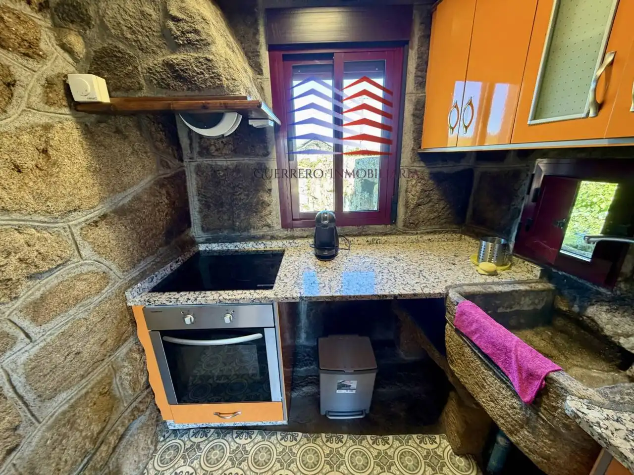 Cuina de Casa o xalet de lloguer en Ourense Capital  amb Calefacció, Jardí privat i Terrassa