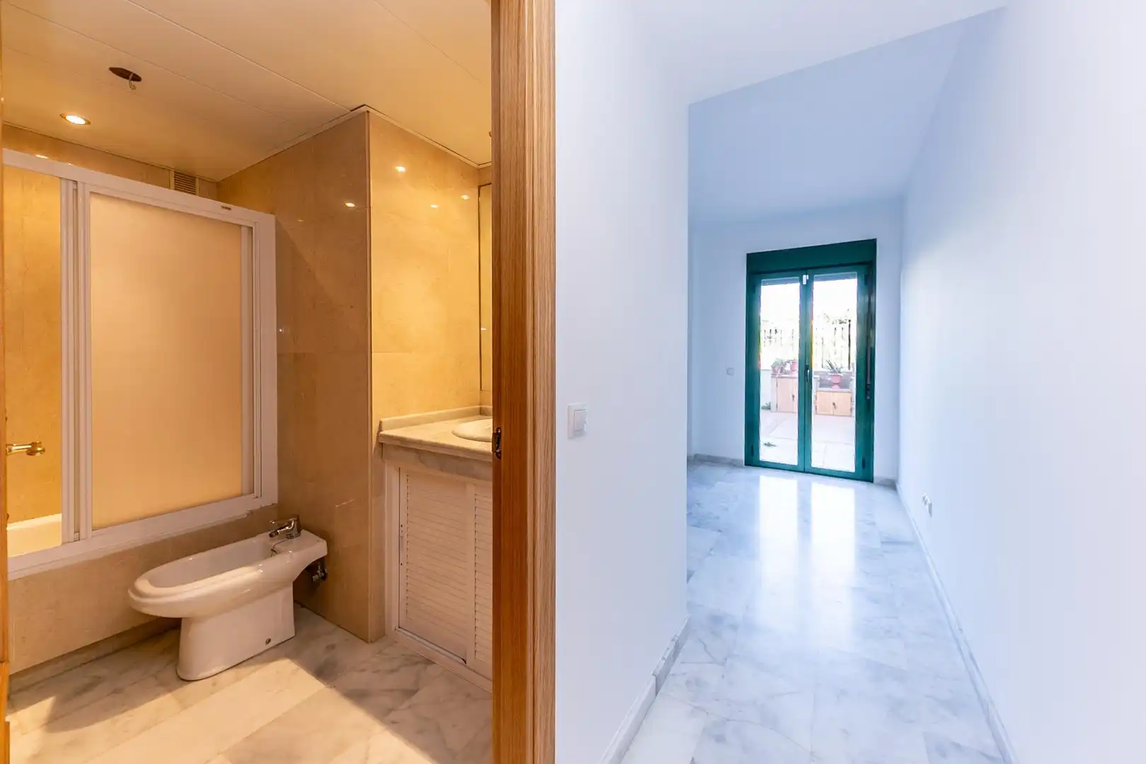 Planta baja en venta en Fuengirola con Aire acondicionado, Calefacción y Jardín privado