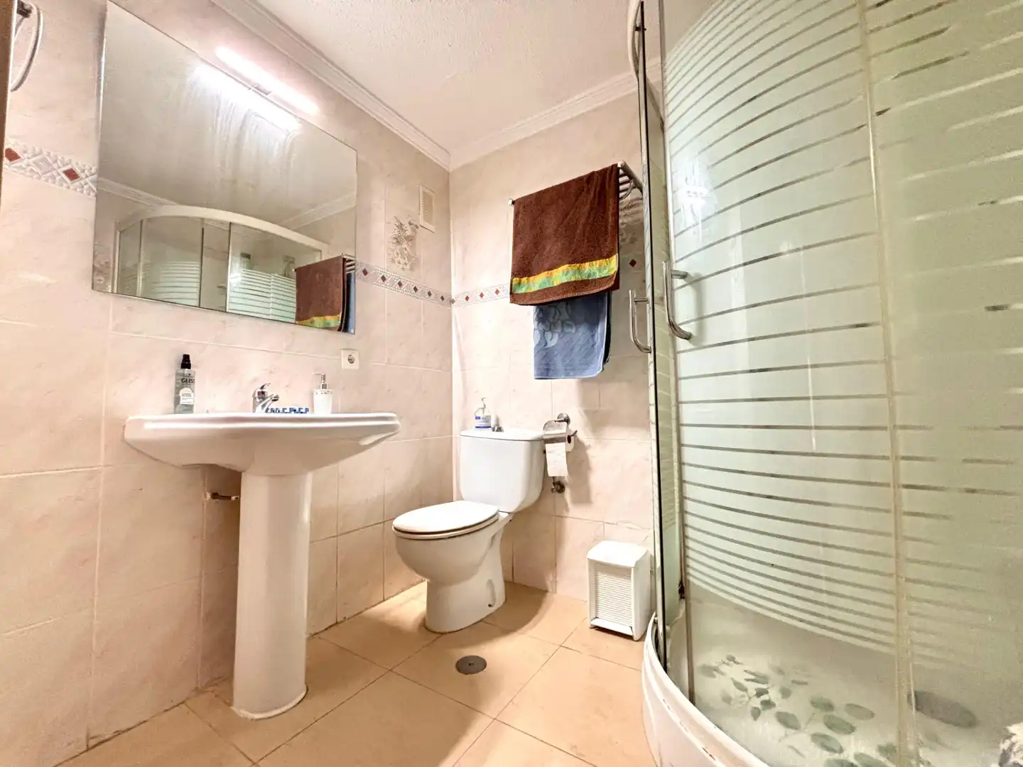 Baño de Piso en venta en Alicante / Alacant con Aire acondicionado, Amueblado y Lavadora